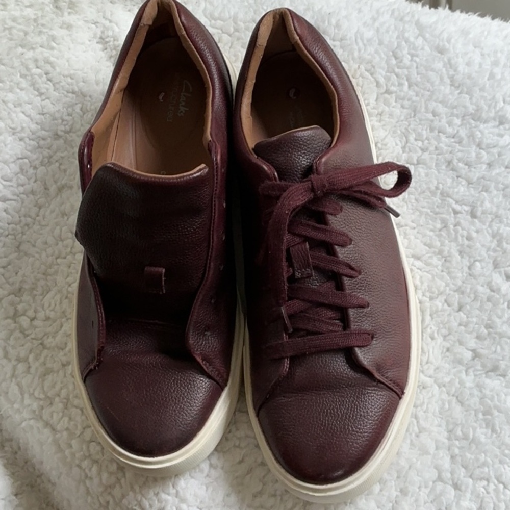 Clarks Unstructured Brown Sneakers with Minimalist Design Size 9
